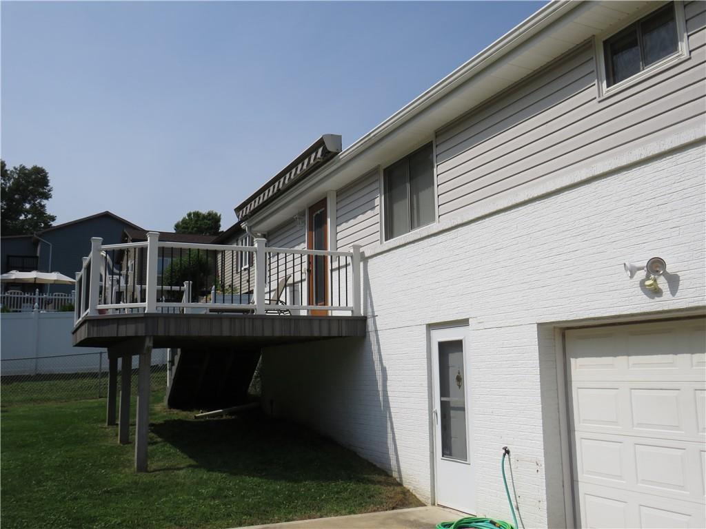 41 Blair Road Eighty Four, PA 15330 - Photo 26 of 33 a balcony with table and chairs