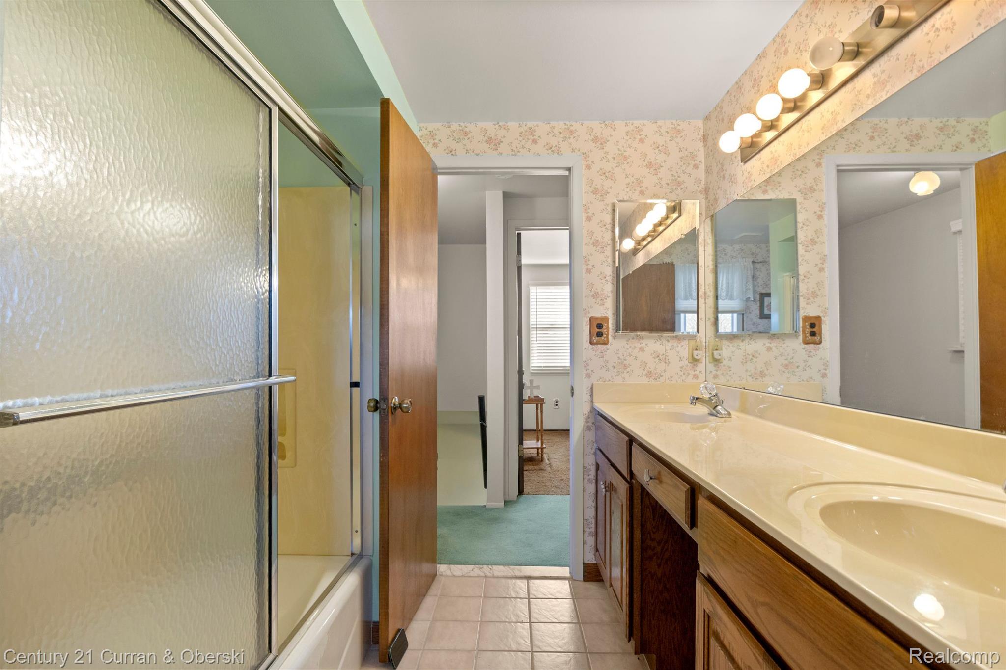 21648 Hall Road Trenton, MI 48183 - Photo 19 of 28 Gallery Image 19