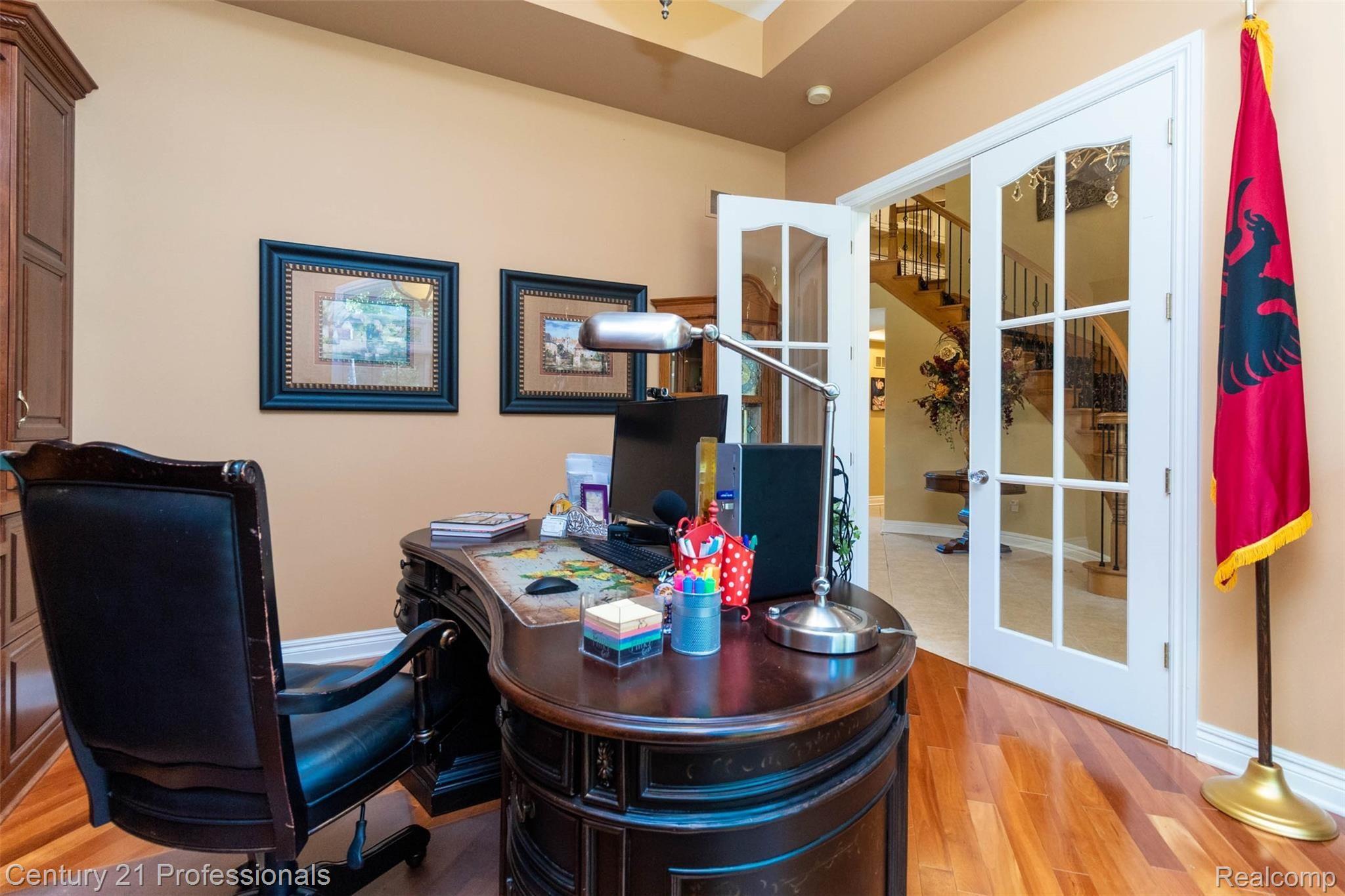 524 Trinway Road Troy, MI 48085 - Photo 45 of 75 Library
