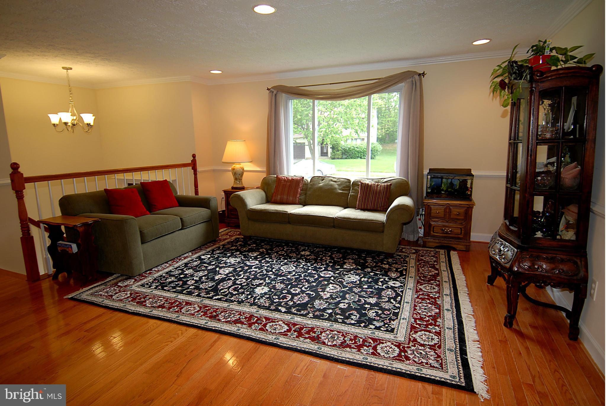 5805 Heming Avenue Springfield, VA 22151 - Photo 3 of 30 Living Room