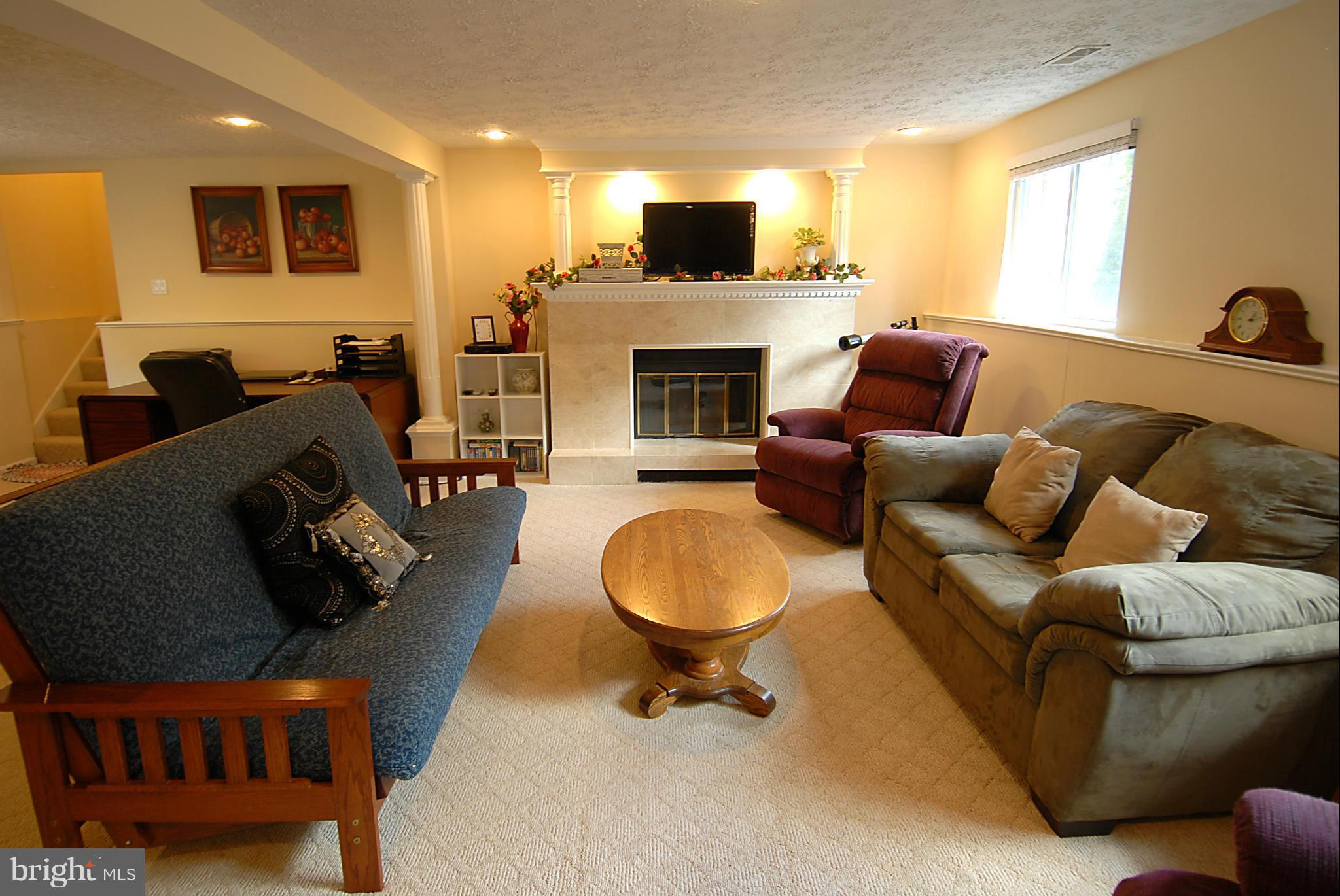 5805 Heming Avenue Springfield, VA 22151 - Photo 23 of 30 Family Room