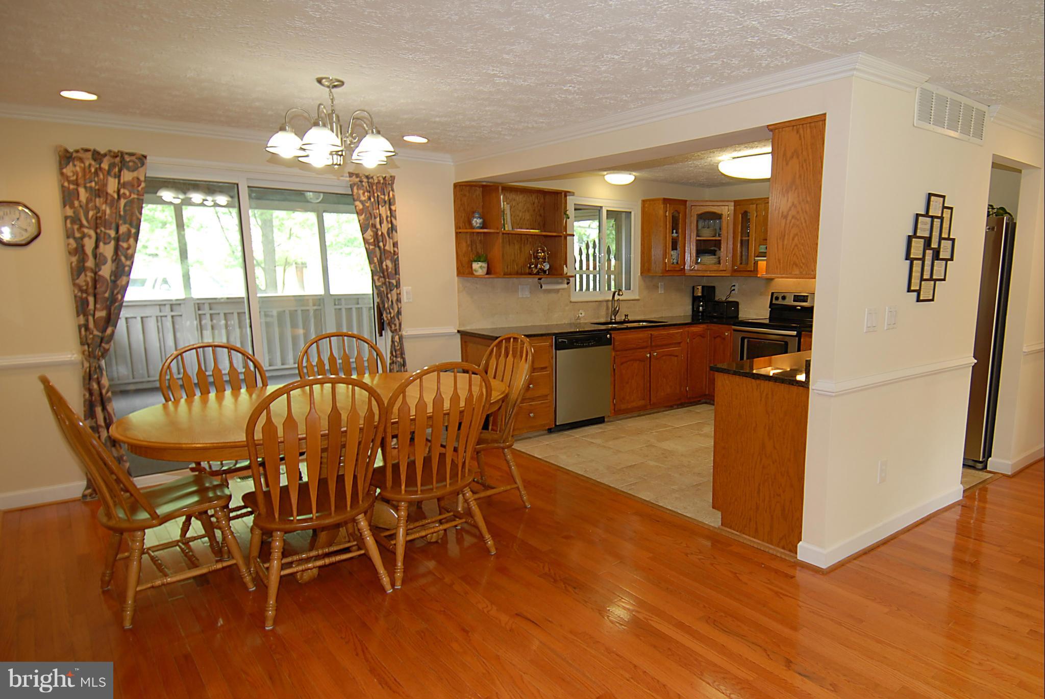 5805 Heming Avenue Springfield, VA 22151 - Photo 6 of 30 Dining Room
