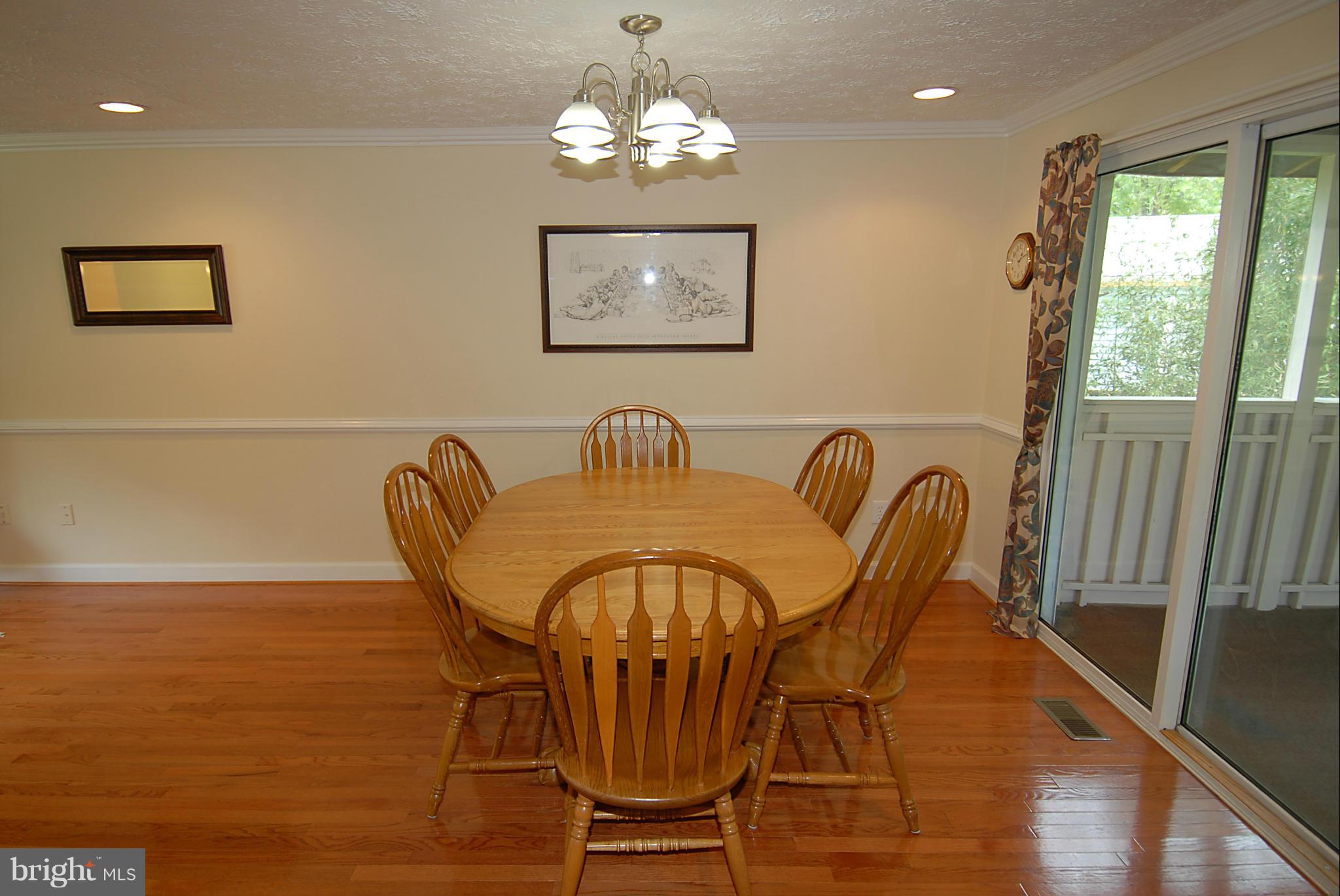 5805 Heming Avenue Springfield, VA 22151 - Photo 8 of 30 Dining Room