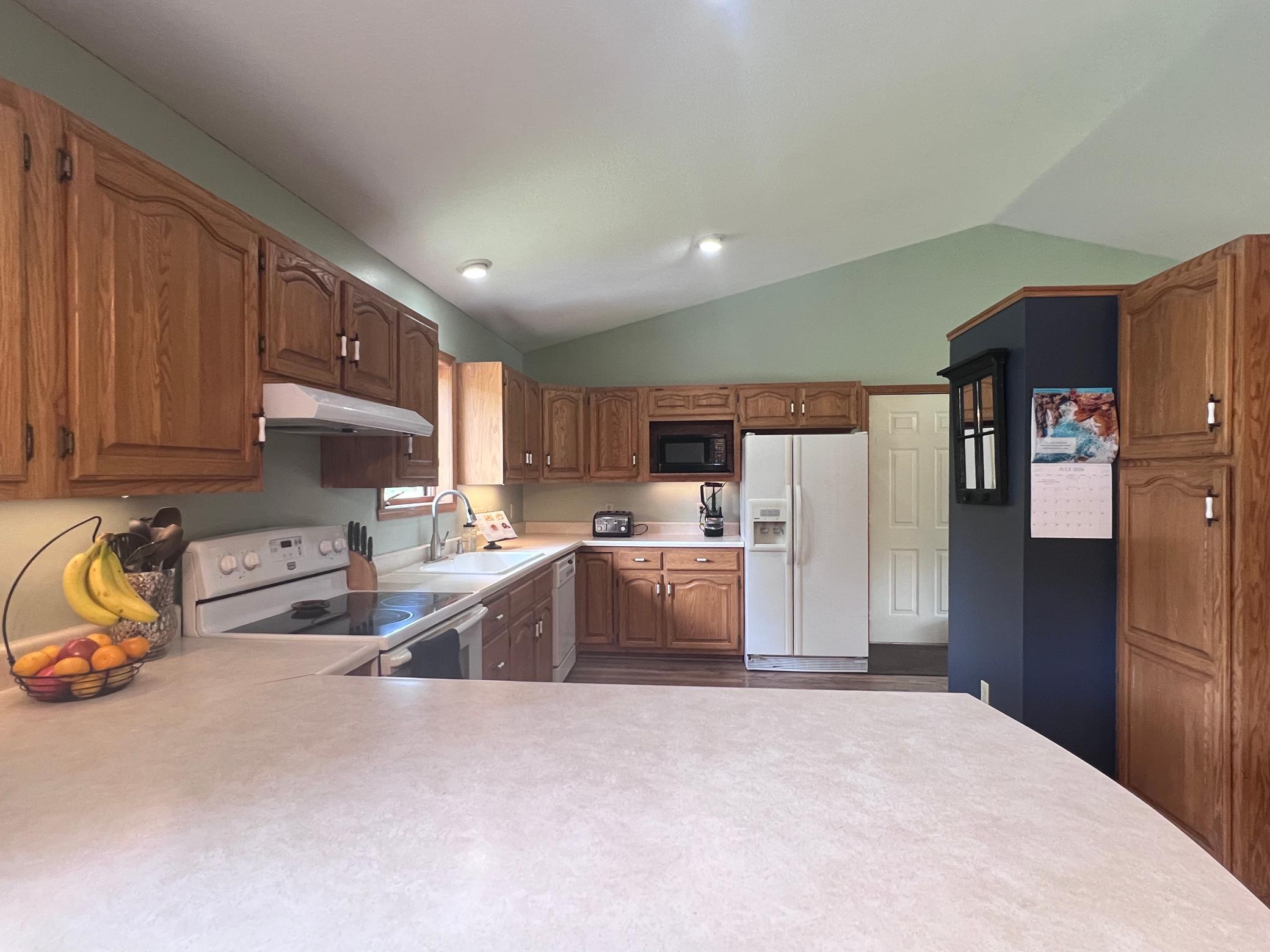 801 North Jefferson Avenue Sebeka, MN 56477 - Photo 8 of 38