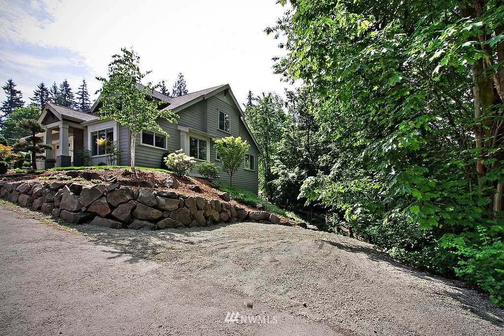 1727 Nile Avenue Northeast Renton, WA 98059 - Photo 2 of 17