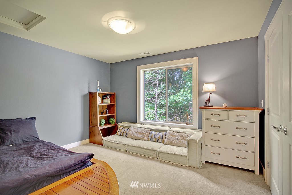 1727 Nile Avenue Northeast Renton, WA 98059 - Photo 13 of 17