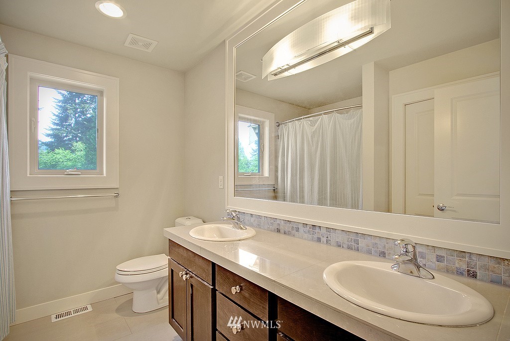 1727 Nile Avenue Northeast Renton, WA 98059 - Photo 14 of 17
