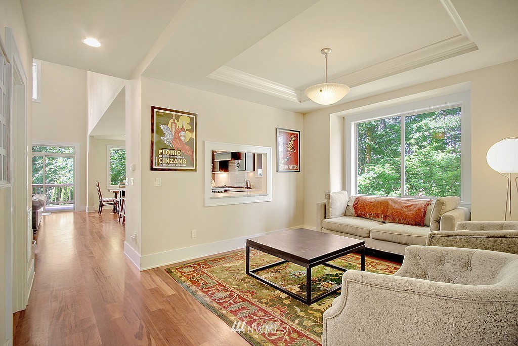 1727 Nile Avenue Northeast Renton, WA 98059 - Photo 3 of 17