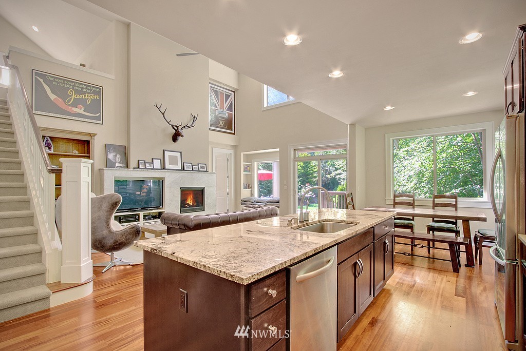 1727 Nile Avenue Northeast Renton, WA 98059 - Photo 5 of 17