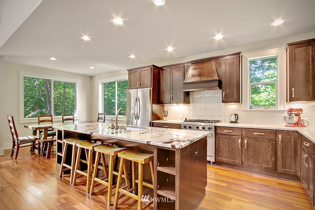 1727 Nile Avenue Northeast Renton, WA 98059 - Photo 6 of 17