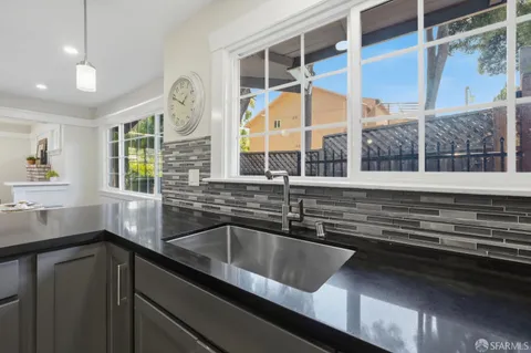 $599,999 | 2709 Vallecito Place, Oakland, CA 94606