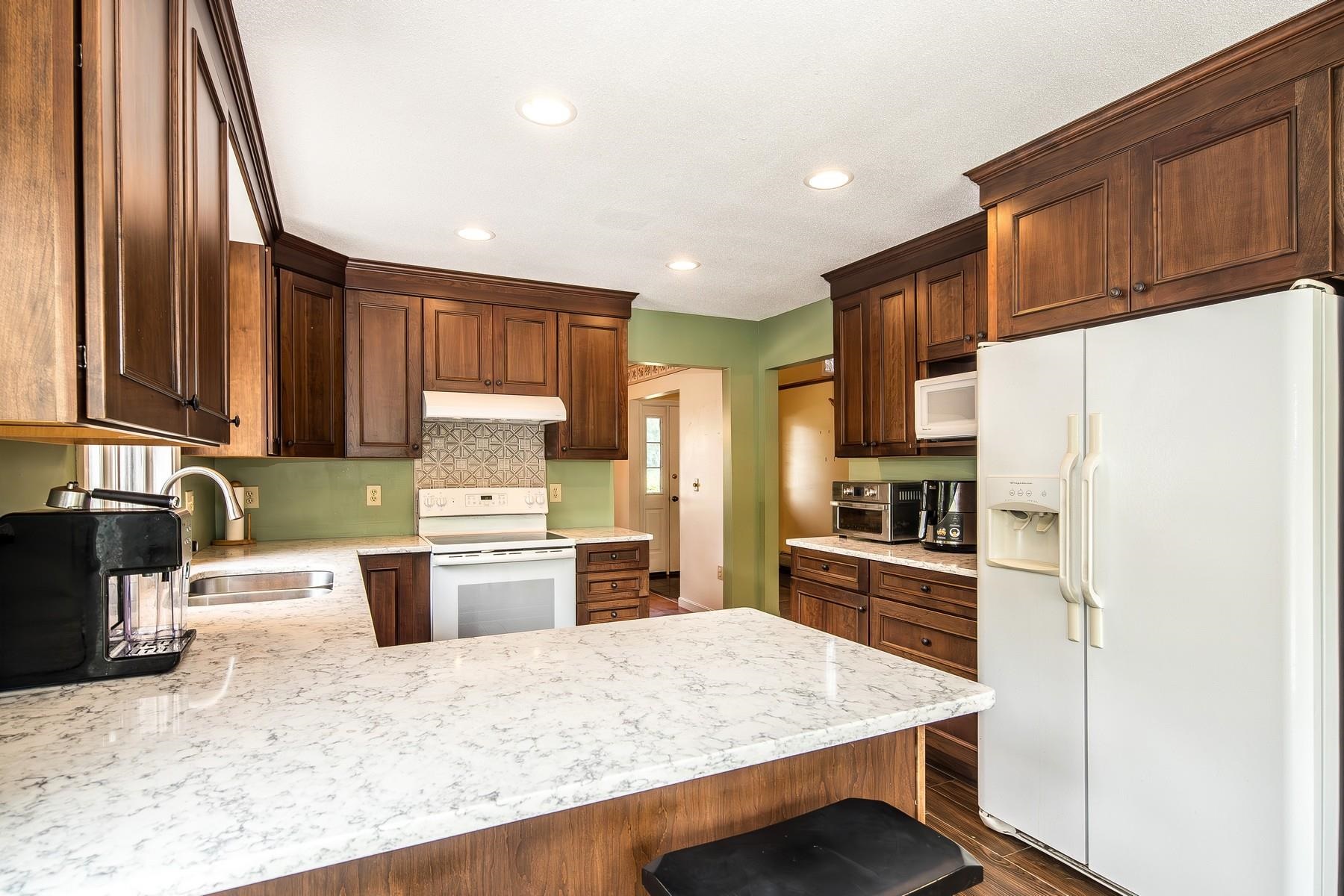 6 Moonbrook Drive Rutland, VT 05701 - Photo 7 of 40