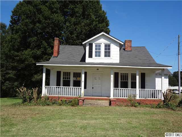 6100 Tuckaseegee Road Charlotte, NC 28214 - Photo 1 of 6