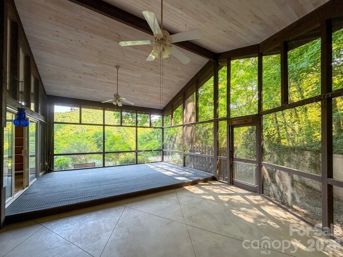 506 Country Club Road Tryon, NC 28782 - Photo 5 of 29