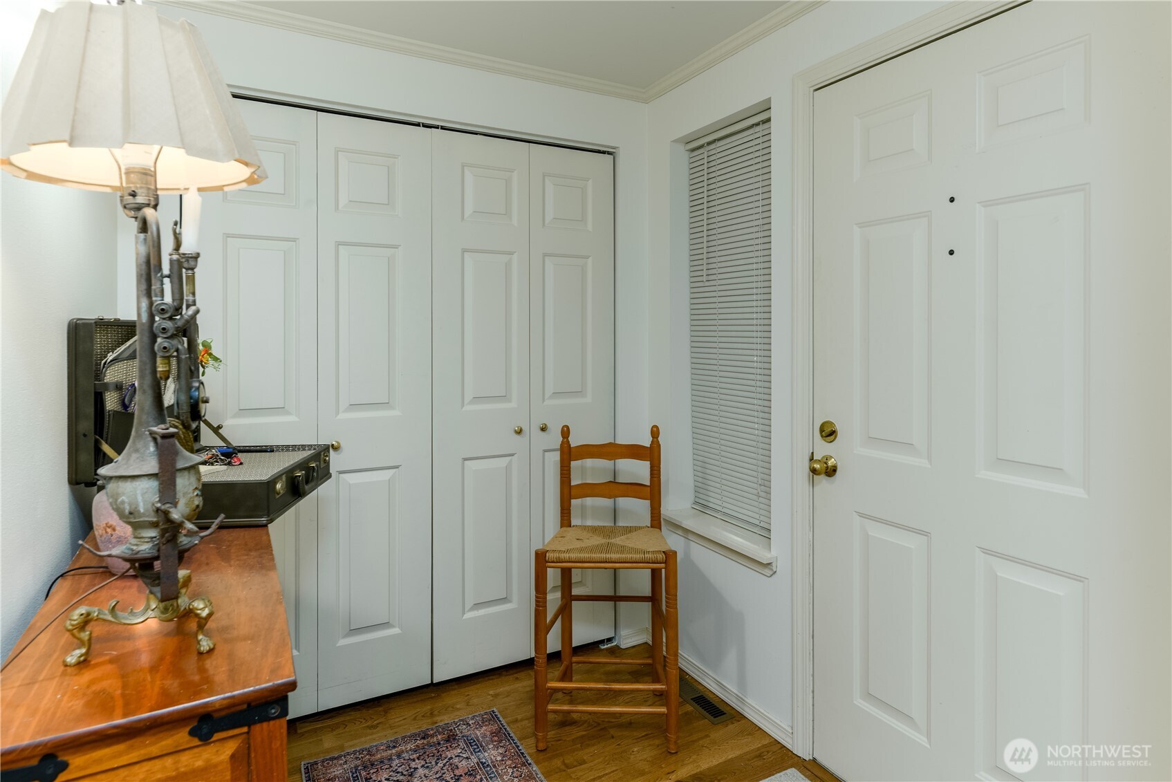 226 West 2nd Street, Unit 2 Port Angeles, WA 98362 - Photo 3 of 34