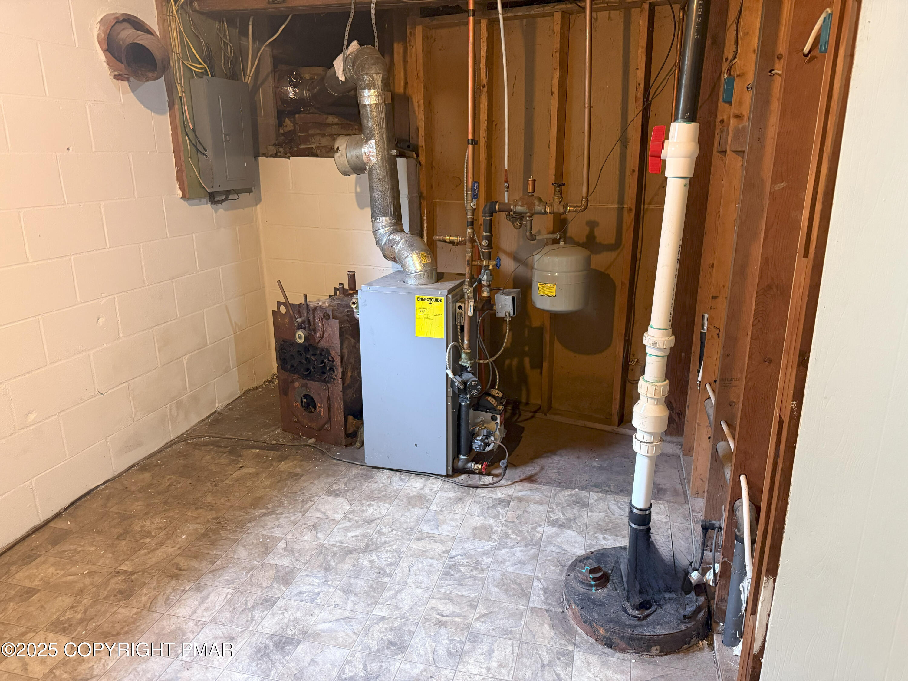 505 Stewart Court Bushkill, PA 18324 - Photo 30 of 34 a view of water heater room