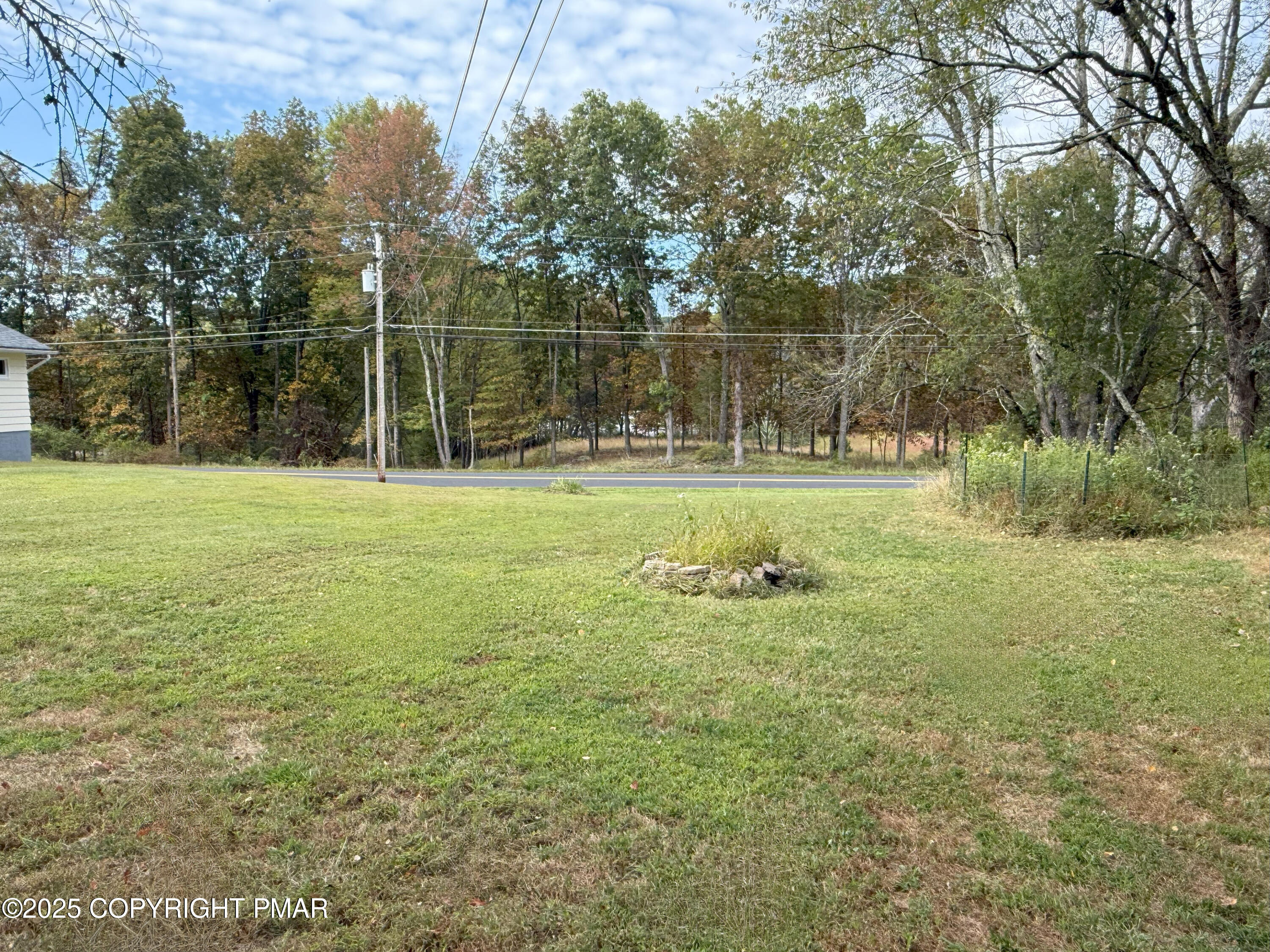 505 Stewart Court Bushkill, PA 18324 - Photo 8 of 34 a view of a park
