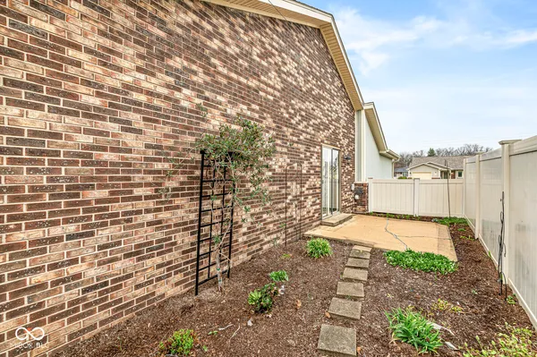 $175,000 | 2021 Ticen Court, Beech Grove, IN 46107