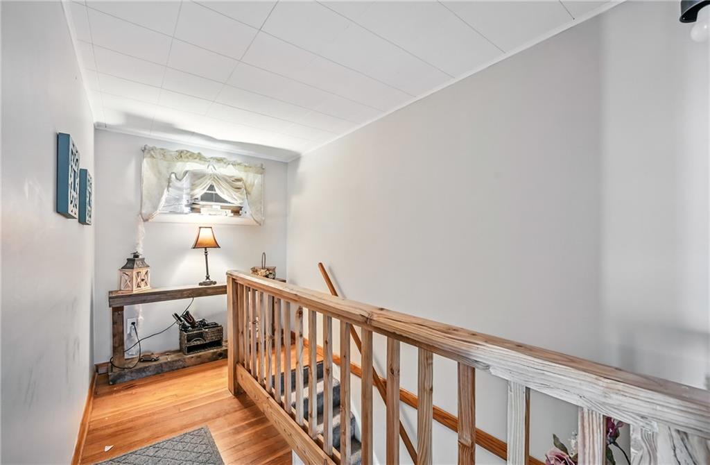 406 Spring Street Jamestown, PA 16134 - Photo 17 of 36 UPSTAIRS HALLWAY