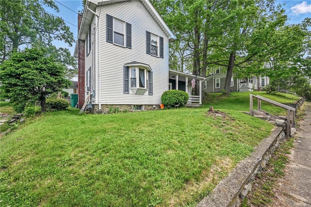 406 Spring Street Jamestown, PA 16134 - Photo 3 of 36 LEFT SIDE VIEW
