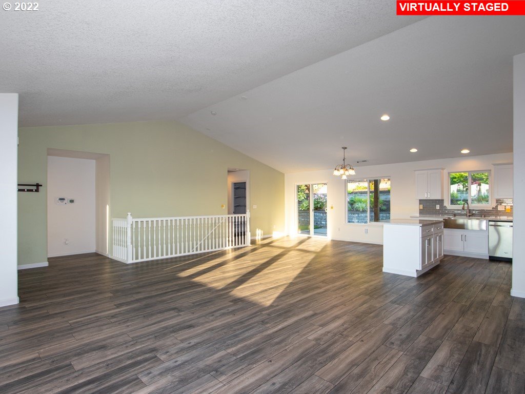 3214 Northwest Pacific Rim Drive Camas, WA 98607 - Photo 5 of 32 Kitchen/Dining Room
