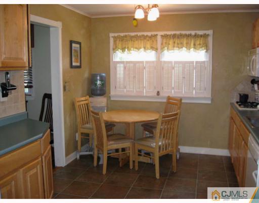 821 Curie Road North Brunswick, NJ 08902 - Photo 4 of 10