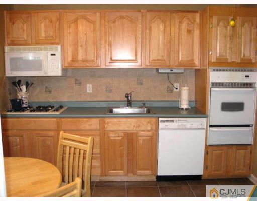 821 Curie Road North Brunswick, NJ 08902 - Photo 5 of 10