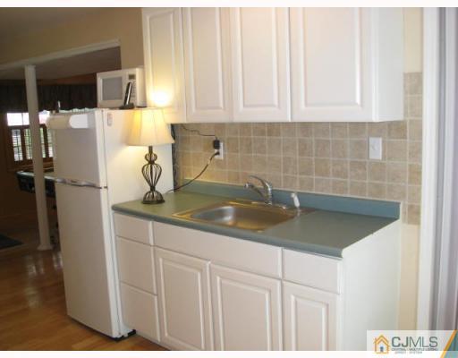 821 Curie Road North Brunswick, NJ 08902 - Photo 8 of 10