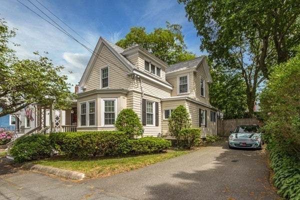 11 Thomas Road Swampscott, MA 01907 - Photo 1 of 30 Gallery Image 1