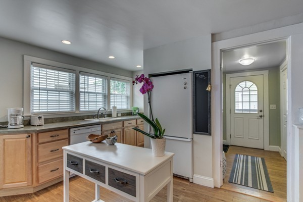 11 Thomas Road Swampscott, MA 01907 - Photo 20 of 30 Gallery Image 20