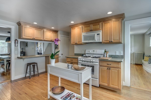 11 Thomas Road Swampscott, MA 01907 - Photo 8 of 30 Gallery Image 8