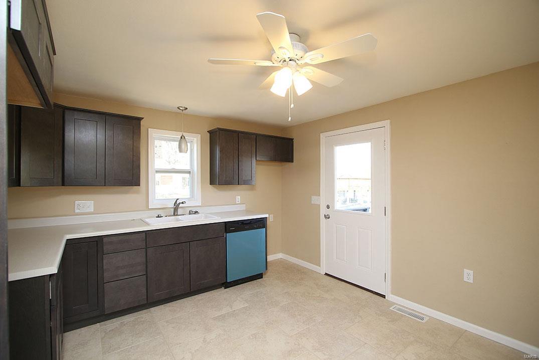 2432 Randolph Street Alton, IL 62002 - Photo 16 of 26 Gallery Image 16