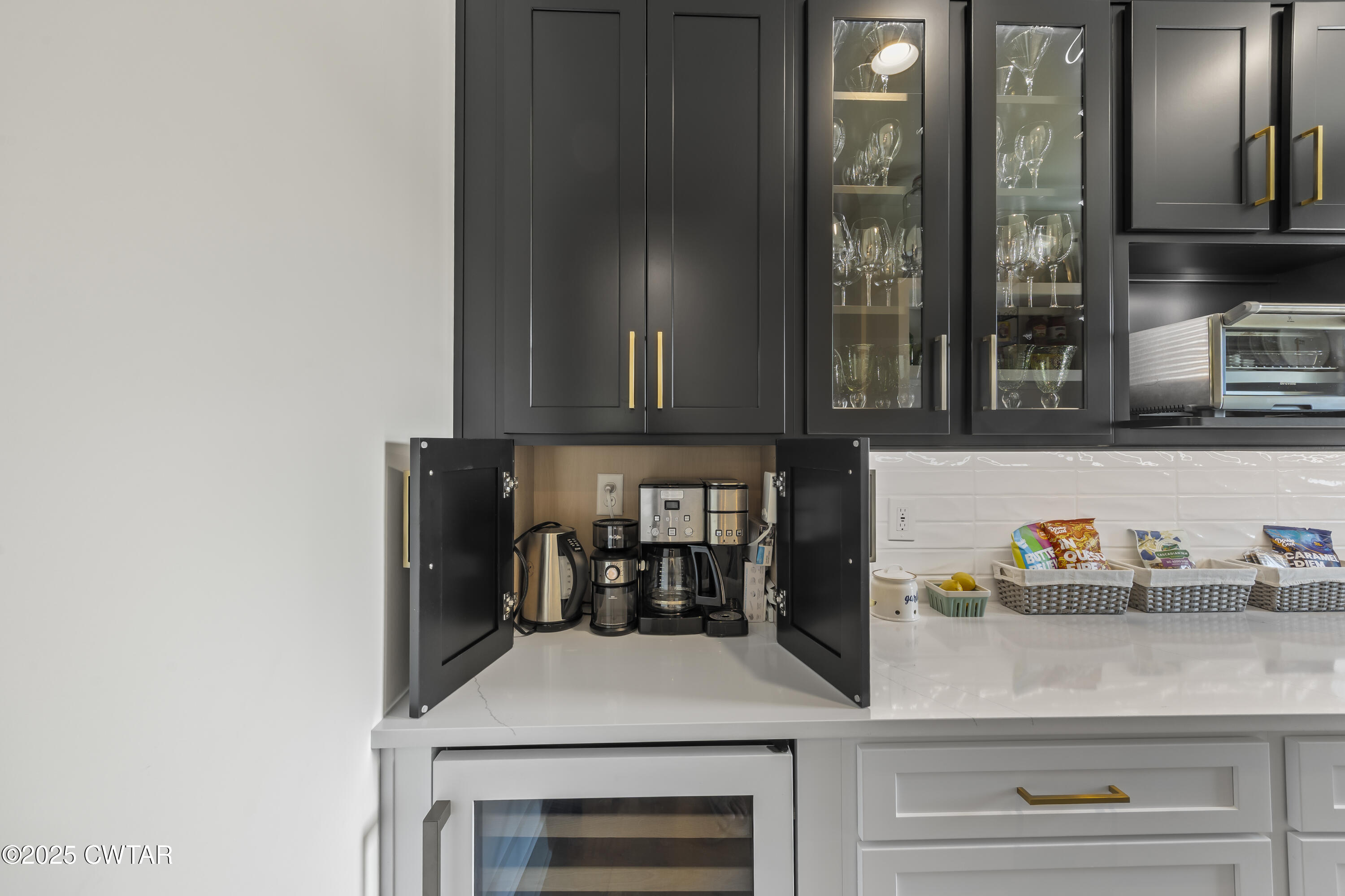 7 Swanbourne Cove Jackson, TN 38305 - Photo 12 of 44 a kitchen with a sink and cabinets