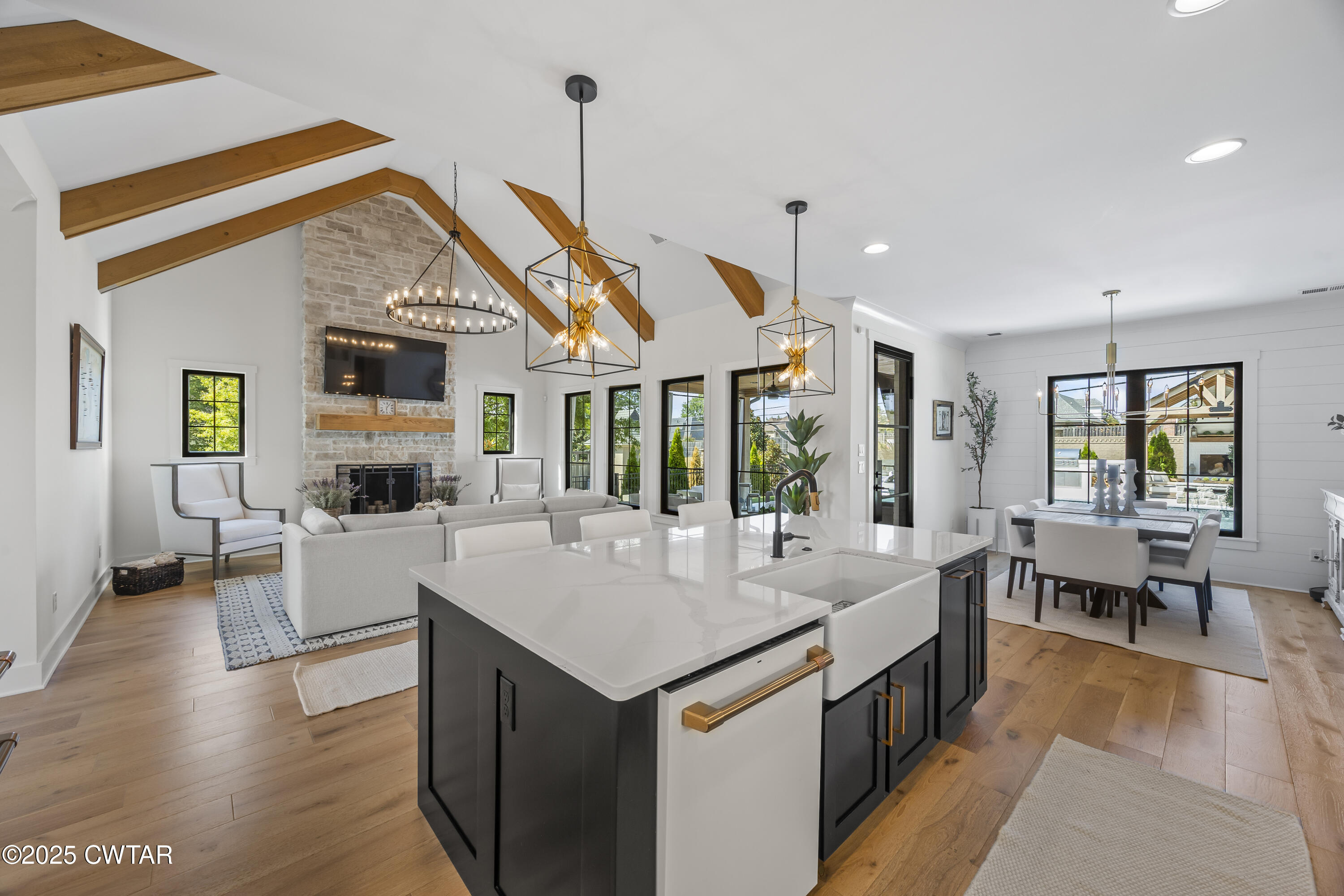 7 Swanbourne Cove Jackson, TN 38305 - Photo 10 of 44 a large white kitchen with a large window