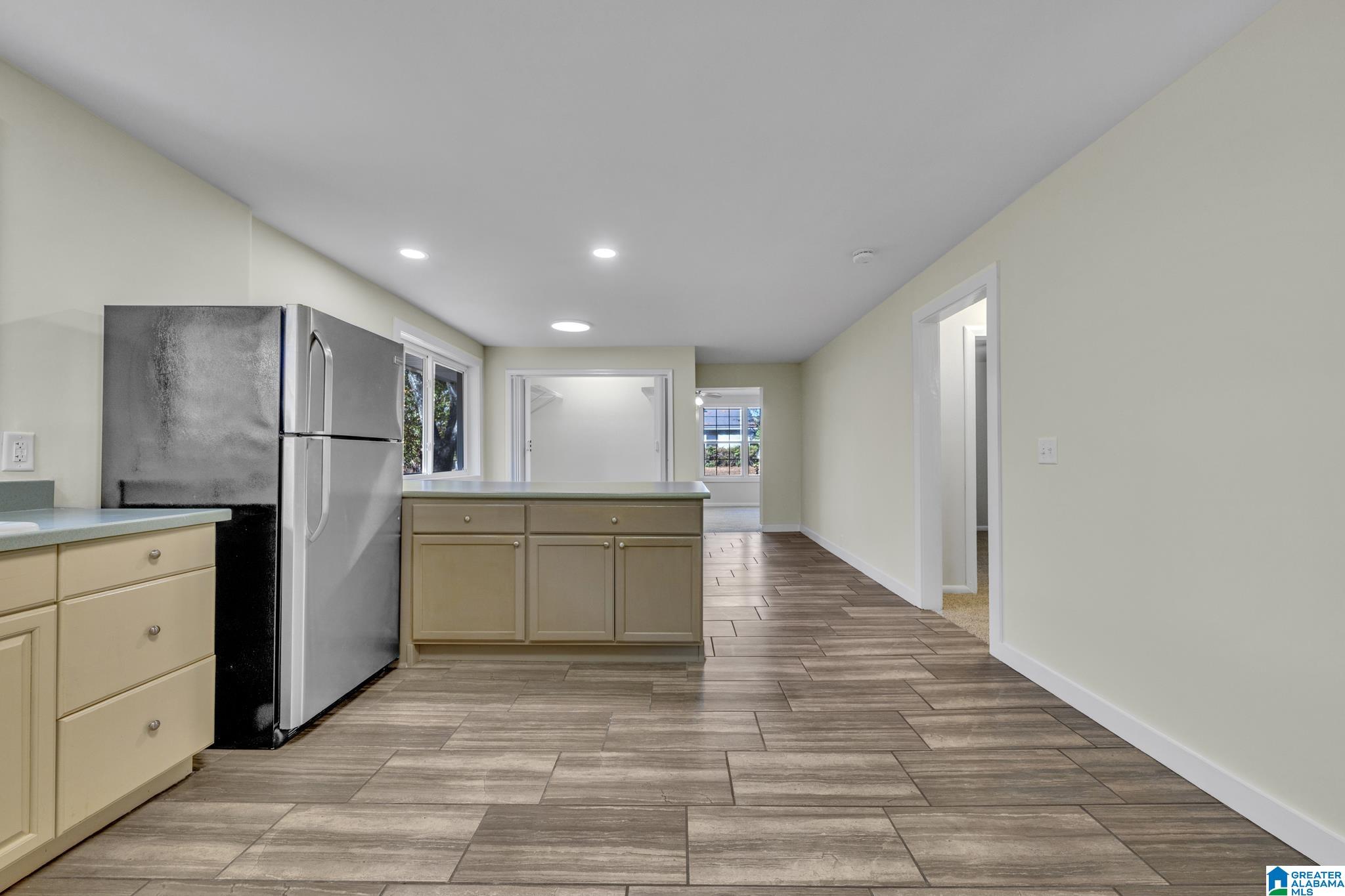 321 Redmayne Road Gardendale, AL 35071 - Photo 6 of 25