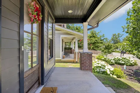 $559,000 | 858 Seymour Avenue, Nashville, TN 37206