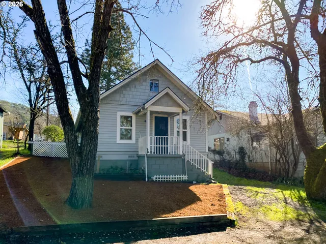 $249,900 | 1747 Southeast Kane Street, Roseburg, OR 97470