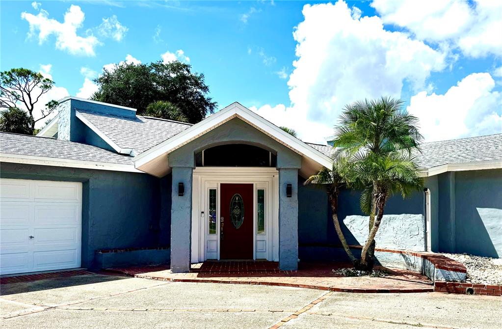 372 Rest Haven Road Geneva, FL 32732 - Photo 2 of 68 a view of a entryway of the house