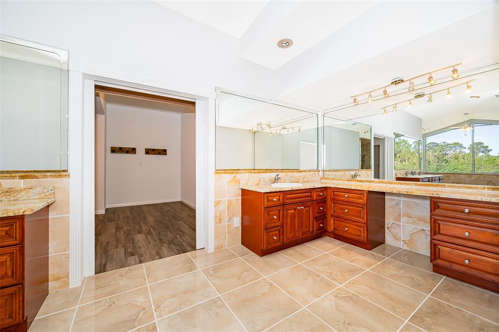 372 Rest Haven Road Geneva, FL 32732 - Photo 21 of 68