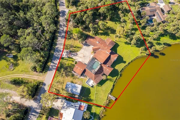 $799,999 | 372 Rest Haven Road, Geneva, FL 32732