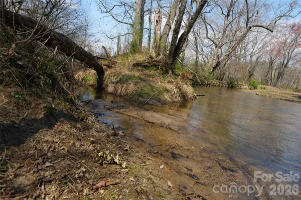 a view of a tennis court