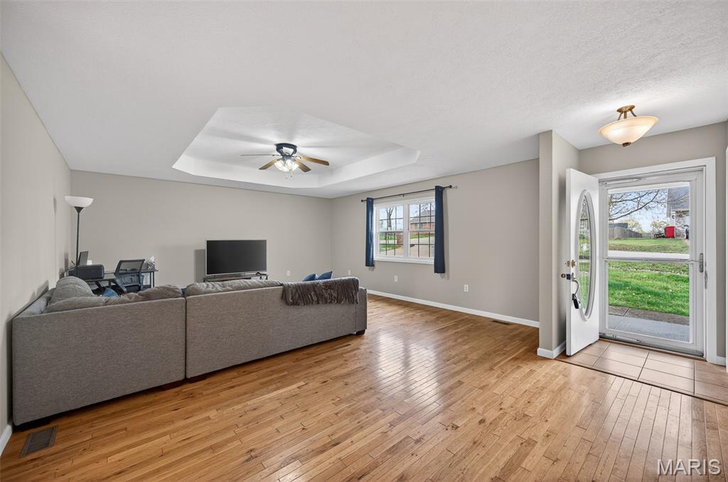 21111 Larson Road Waynesville, MO 65583 - Photo 2 of 38