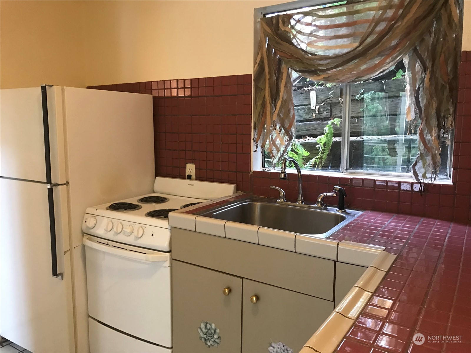 3843 22nd Avenue Southwest Seattle, WA 98106 - Photo 17 of 21 a utility room with dryer and washer