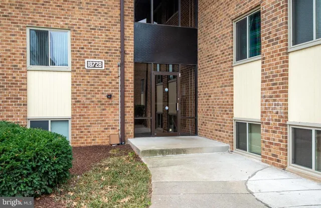 $190,000 | 18728 Walkers Choice Road, Unit 18728, Montgomery Village, MD 20886