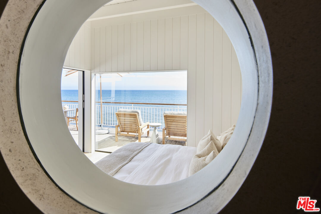 27356 Escondido Beach Road Malibu, CA 90265 - Photo 16 of 17