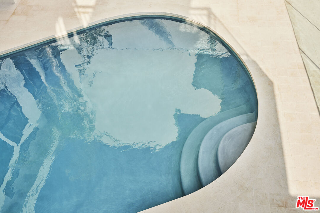 27356 Escondido Beach Road Malibu, CA 90265 - Photo 4 of 17