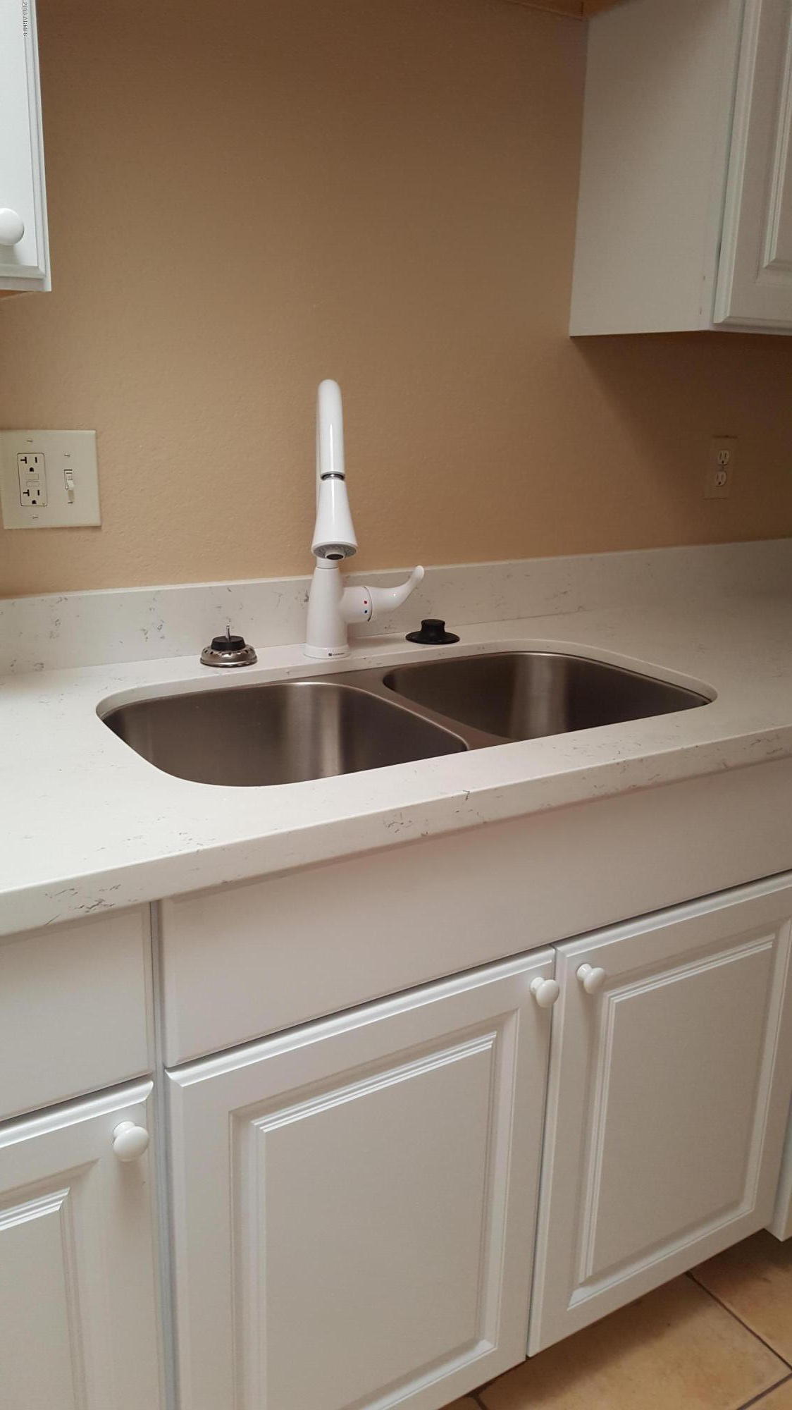 99 North Cooper Road, Unit 127 Chandler, AZ 85225 - Photo 5 of 9 kitchen sink