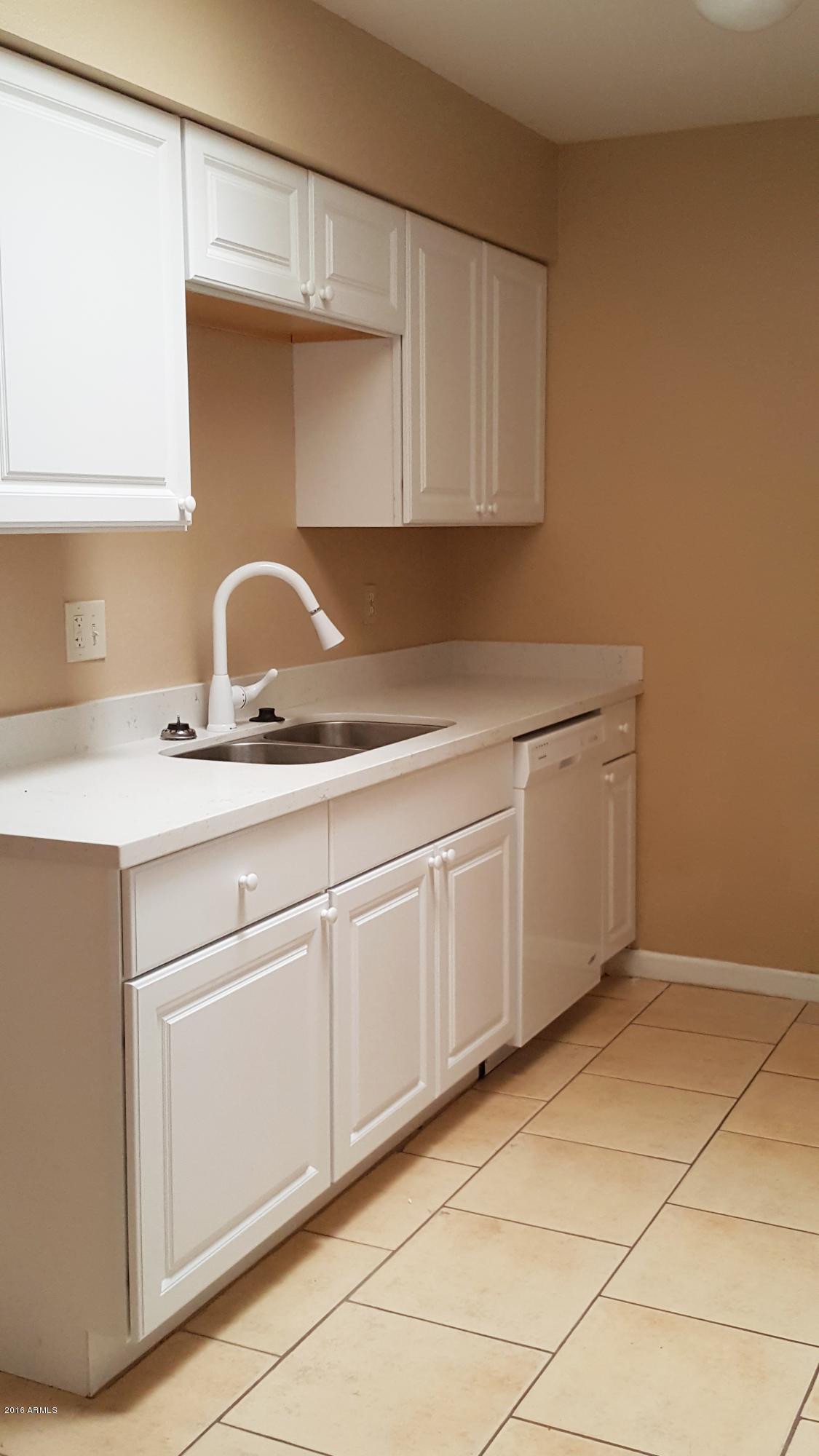 99 North Cooper Road, Unit 127 Chandler, AZ 85225 - Photo 7 of 9 Kitchen