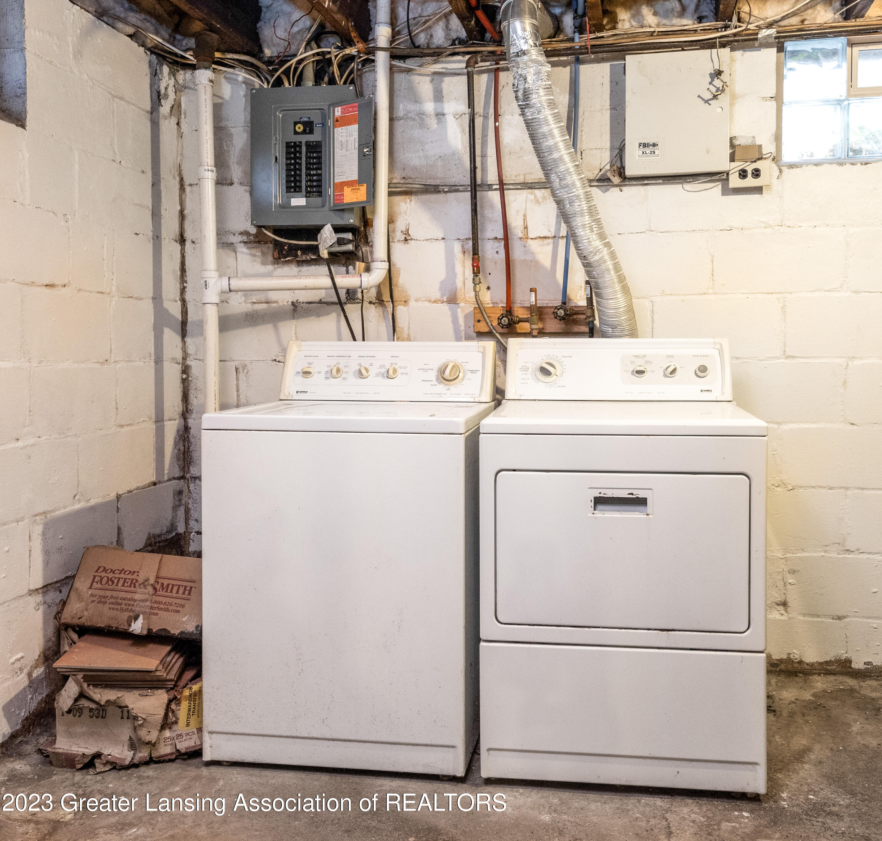 2301 Strathmore Road Lansing, MI 48910 - Photo 16 of 20 laundry electrical-1