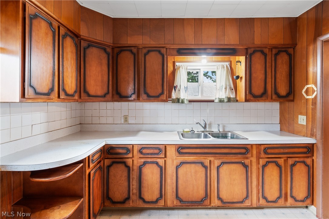 675 Dan Street Akron, OH 44310 - Photo 9 of 24